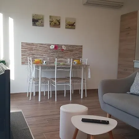 Glorija Apartment